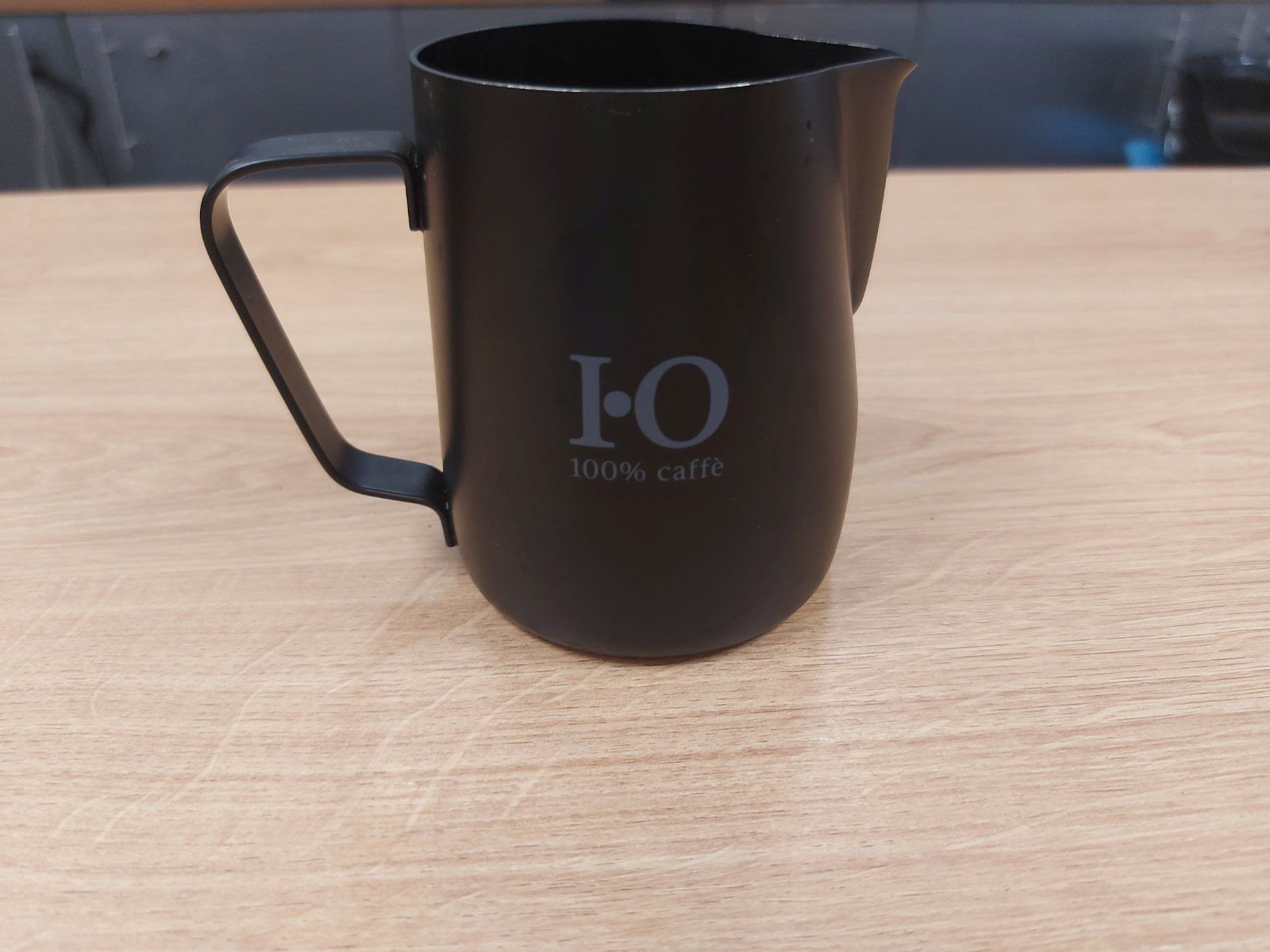 Kieg.Tejhabosító IO fekete 0,6l
